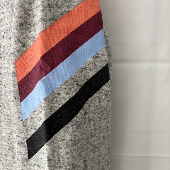 NWOT PINK Victoria’s Secret Heather Gray Sweatshirt logo Stripe Sleeve SZ M - Picture 5 of 12